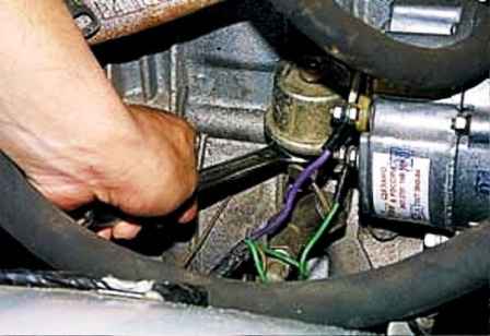 Removal and installation of UAZ oil system elements