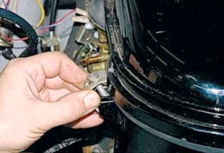 Replacing UAZ fuel system filters
