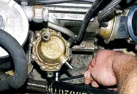 Mantenimiento y desmontaje de la bomba de combustible UAZ