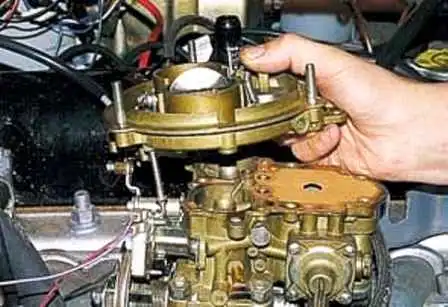 UAZ carburetor maintenance and adjustment