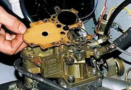 UAZ carburetor maintenance and adjustment