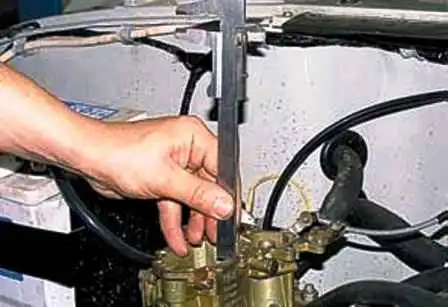 UAZ carburetor maintenance and adjustment