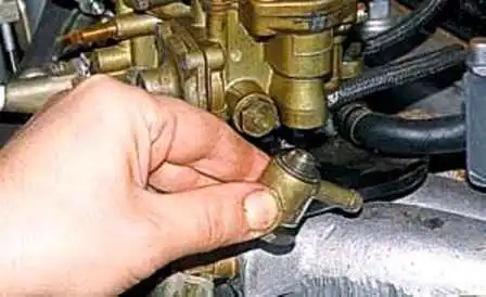 UAZ carburetor maintenance and adjustment
