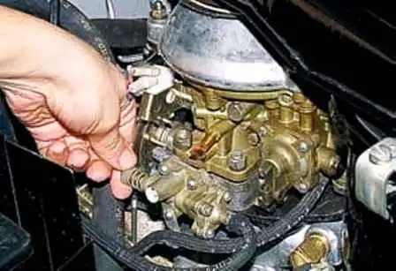 UAZ carburetor maintenance and adjustment
