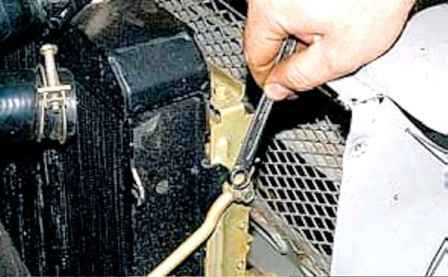 How to remove the UAZ engine radiator