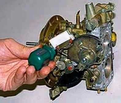 How to disassemble the carburetor K-151 UAZ