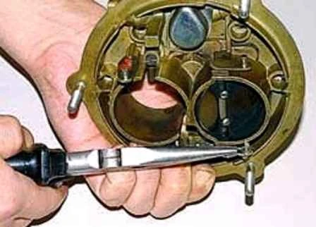 How to disassemble the carburetor K-151 UAZ
