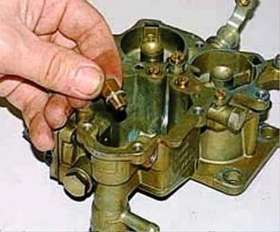 How to disassemble the carburetor K-151 UAZ