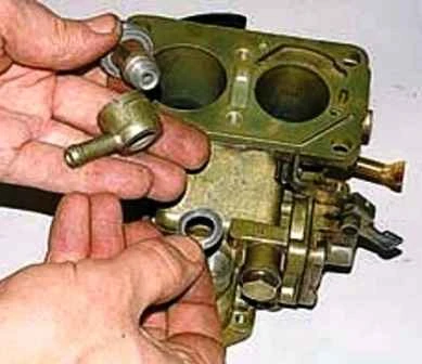 How to disassemble the carburetor K-151 UAZ