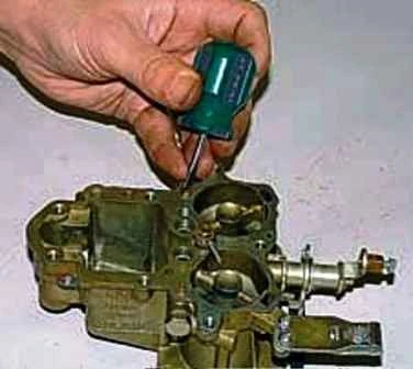 How to disassemble the carburetor K-151 UAZ