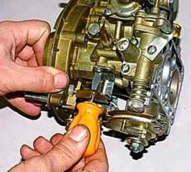 How to disassemble the carburetor K-151 UAZ