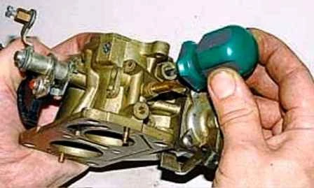 How to disassemble the carburetor K-151 UAZ
