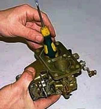 How to disassemble the carburetor K-151 UAZ