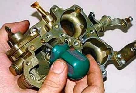 How to disassemble the carburetor K-151 UAZ