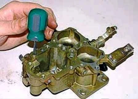 How to disassemble the carburetor K-151 UAZ