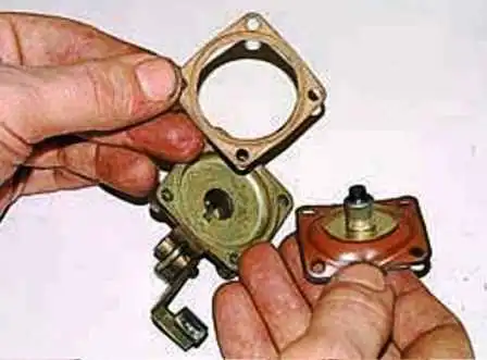 How to disassemble the carburetor K-151 UAZ
