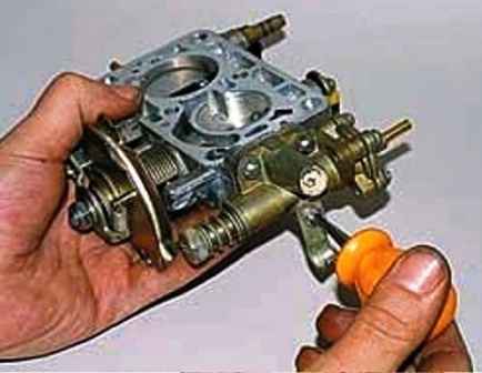 How to disassemble the carburetor K-151 UAZ