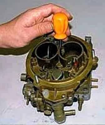 How to disassemble the carburetor K-151 UAZ