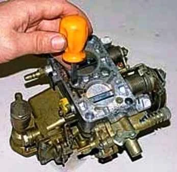 How to disassemble the carburetor K-151 UAZ
