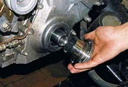 Как заменить сальники коленвала двигателя УАЗ