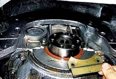 How to replace crankshaft seals for UAZ-3151, -31512, -31514, -31519