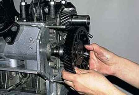 Как разобрать двигатель УМЗ УАЗ