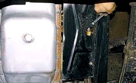 Cómo cambiar el aceite y el filtro del motor del automóvil UAZ