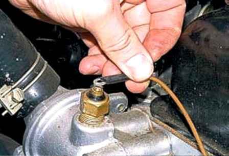 How to replace the thermostat and coolant sensors UAZ