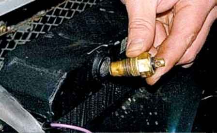 Как заменить термостат и датчики охлаждающей жидкости УАЗ