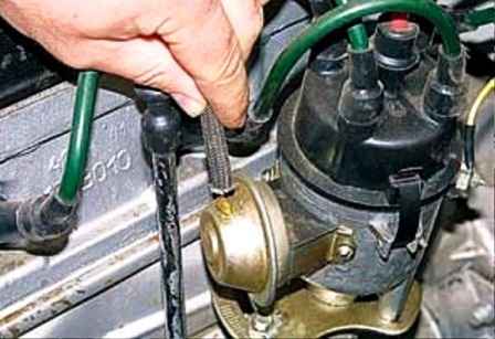 How to adjust the UAZ car engine valve clearances