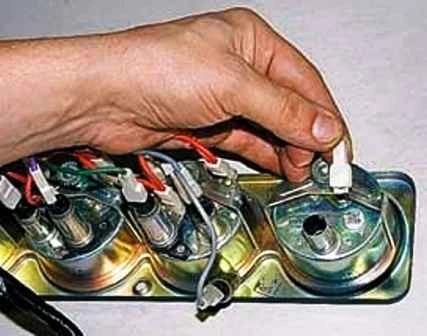 УАЗ автокөлігінің басқару құрылғыларын алу және тексеру
