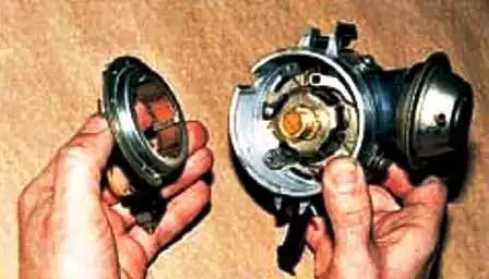 Cómo quitar e instalar el distribuidor de encendido UAZ