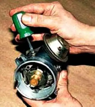 Cómo quitar e instalar el distribuidor de encendido UAZ