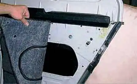 Як розібрати та зняти передні двері автомобіля УАЗ