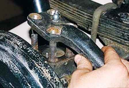 Adjustment of the bearings of the hub and pivots of the UAZ vehicle