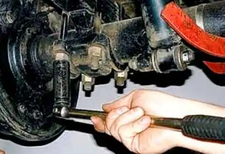 Repair of UAZ car rear suspension