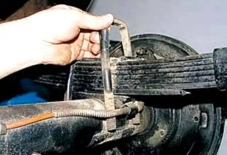 Repair of UAZ car rear suspension