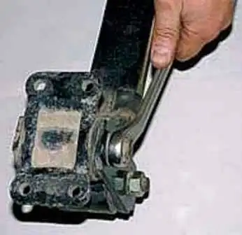 Repair of UAZ car rear suspension