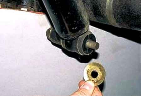 Repair of UAZ car rear suspension