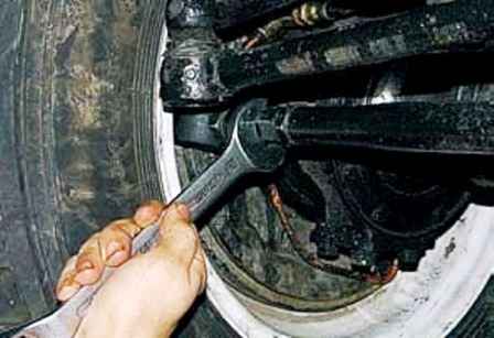 Maintenance and repair of steering rods of a UAZ vehicle