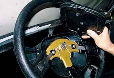 How to remove the UAZ car steering wheel