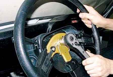 How to remove the UAZ car steering wheel