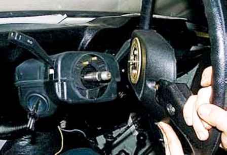 How to remove the UAZ car steering wheel