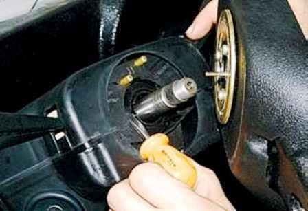 How to remove the UAZ car steering wheel