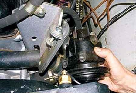 How to remove the UAZ car power steering pump