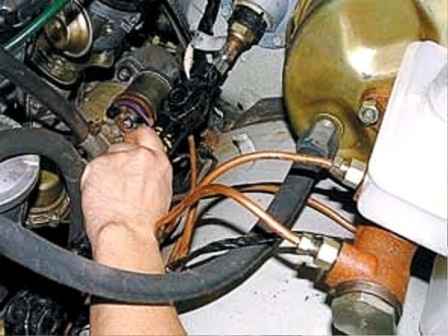 How to remove and install the steering column of a UAZ car