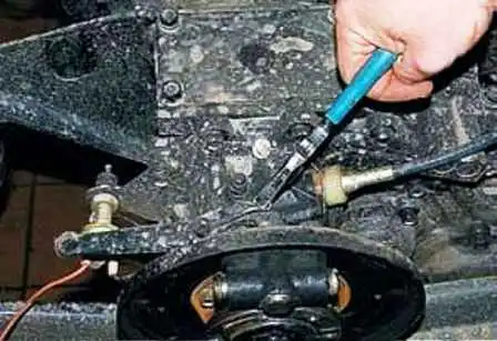 УАЗ автотұрақ тежегішін жөндеу