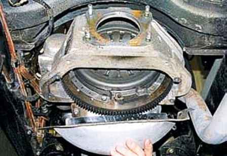 How to remove UAZ clutch discs