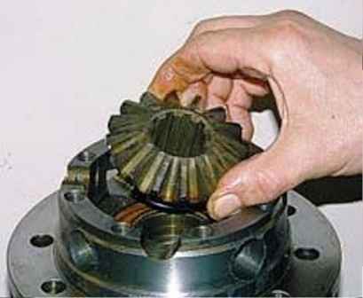 How to disassemble and adjust the UAZ final drive gearbox