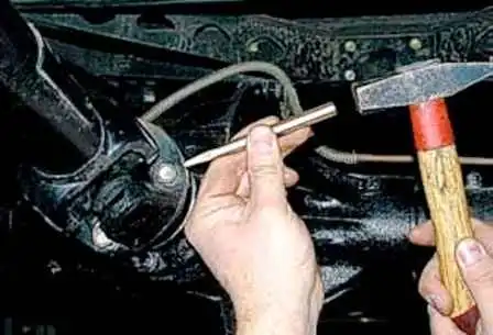 How to remove the cardan transmission of a UAZ car